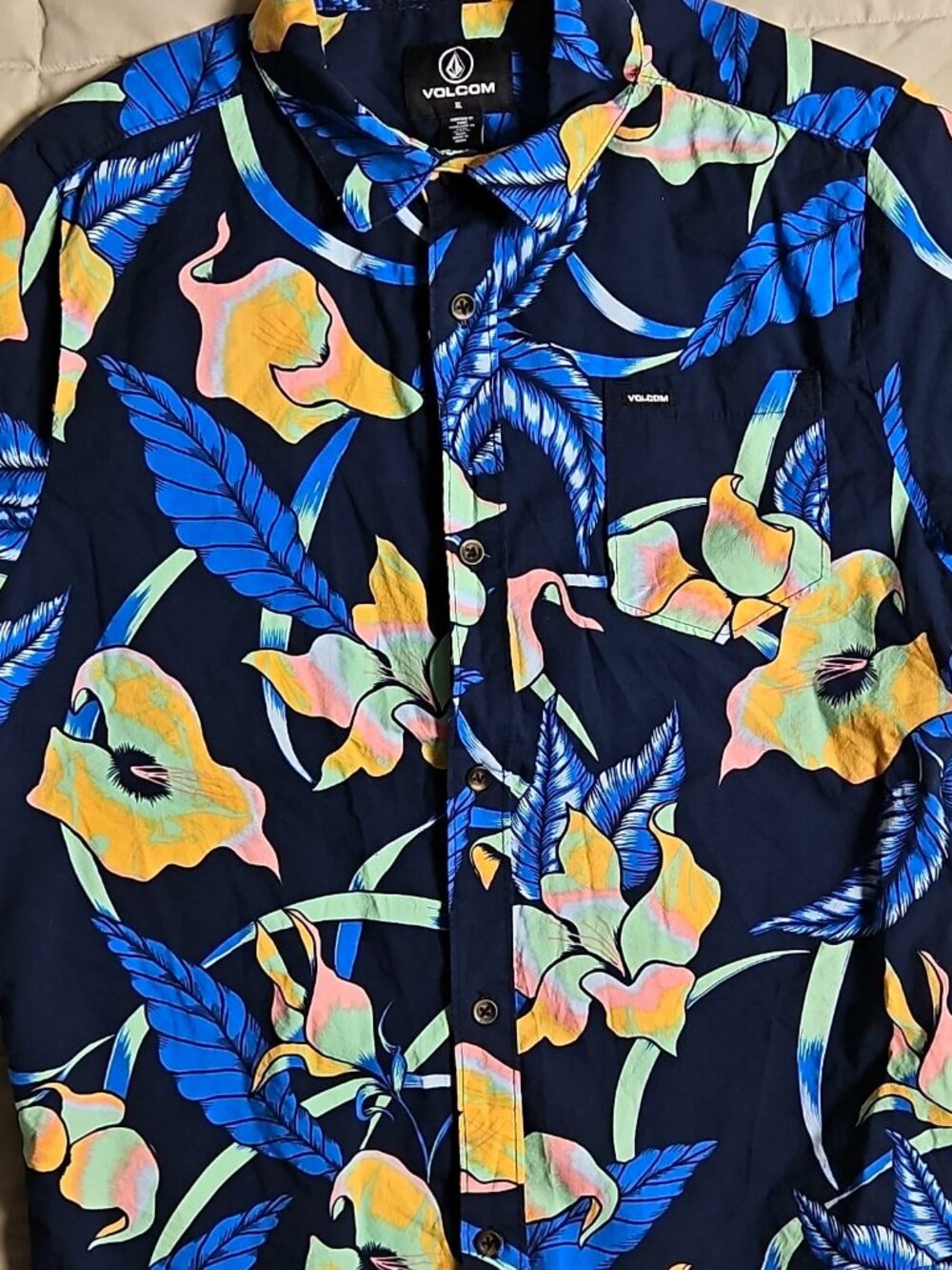 Volcom Men's Floral Hawaiian Tropical Button-Up Shirt XL